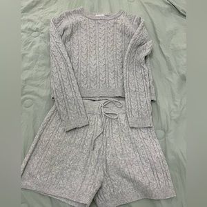 TRADE DO NOT BUY Pink Rose Grey Sweater And Short Set Size Women’s Small.